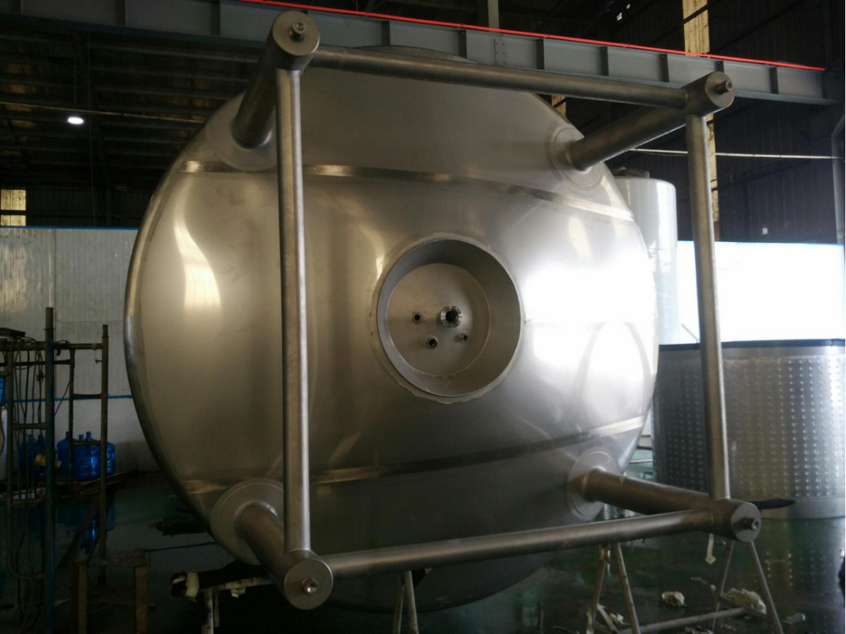 Hoàng Tâm - Lắp đặt OIL STORAGE TANK 20M3 2PCS cho dự án Deneast tại Bình Dương của đối tác Tetra Pak Việt Nam 01/2020