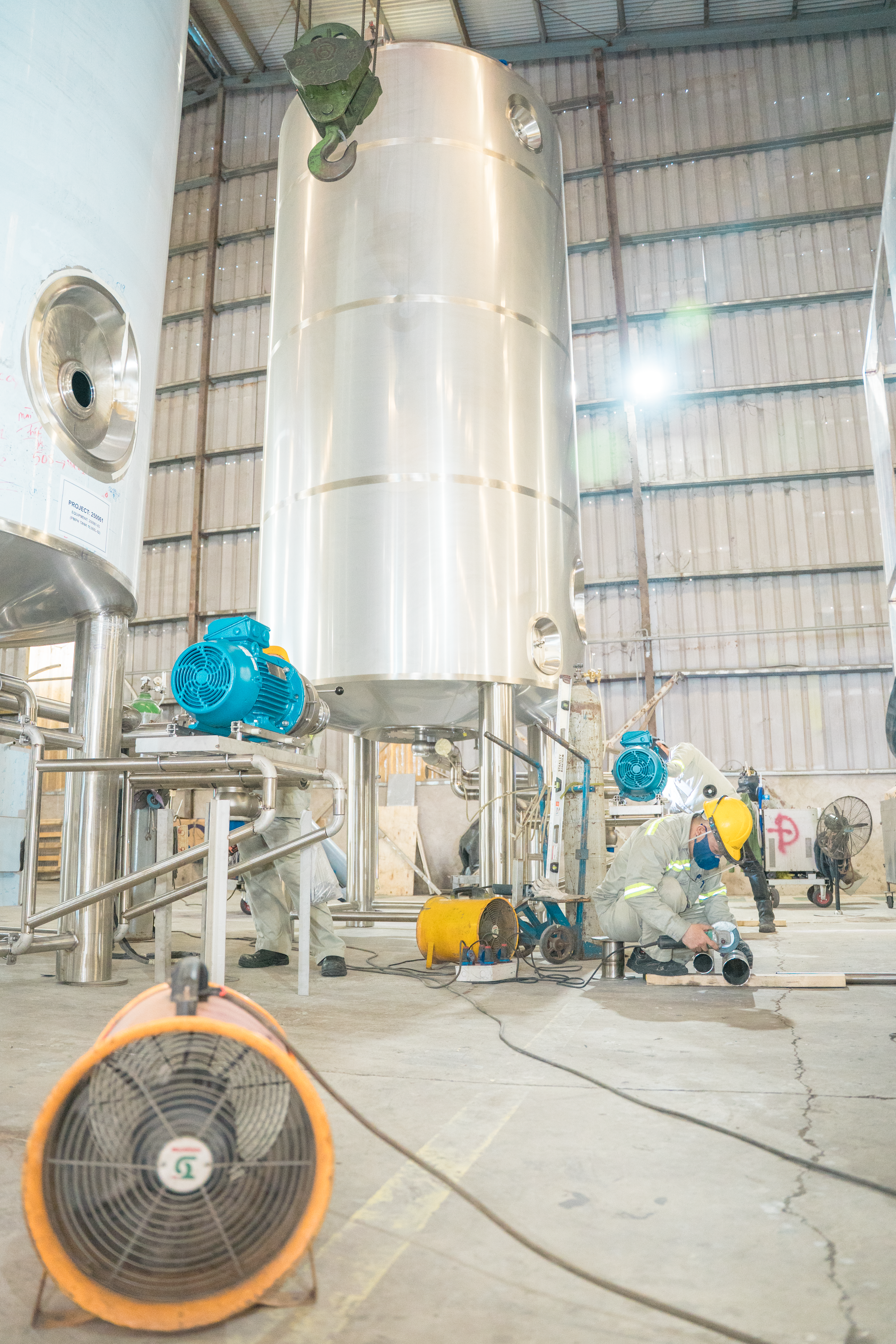 Diverse Applications of Fiber Glass Tanks in Industries