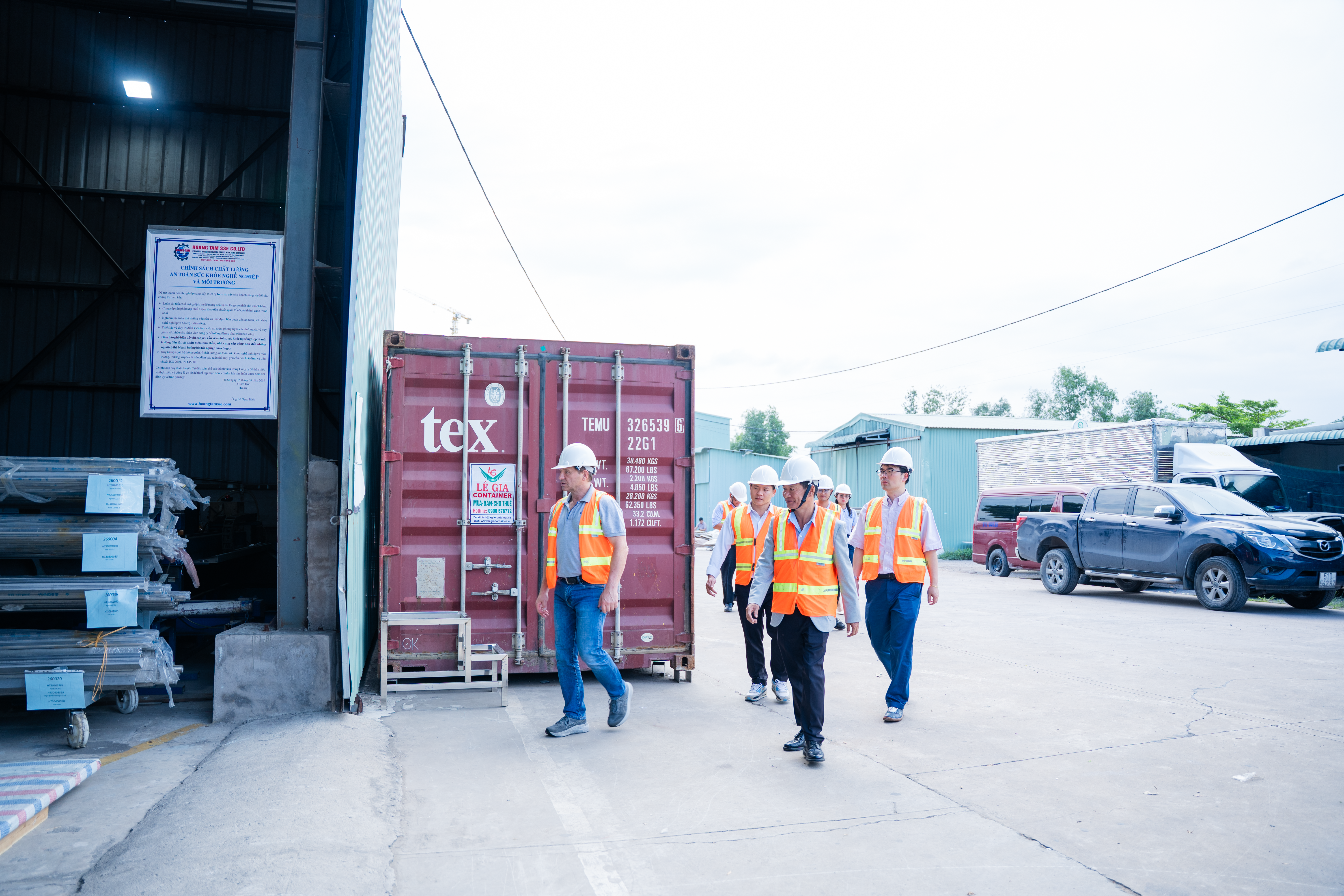 Lợi Ích Của Việc Sử Dụng Thiết Bị Công Nghiệp Chất Lượng Cao